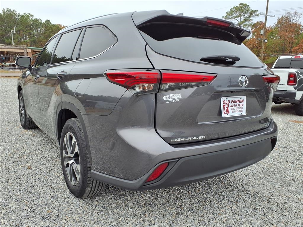 Toyota Highlander  2021