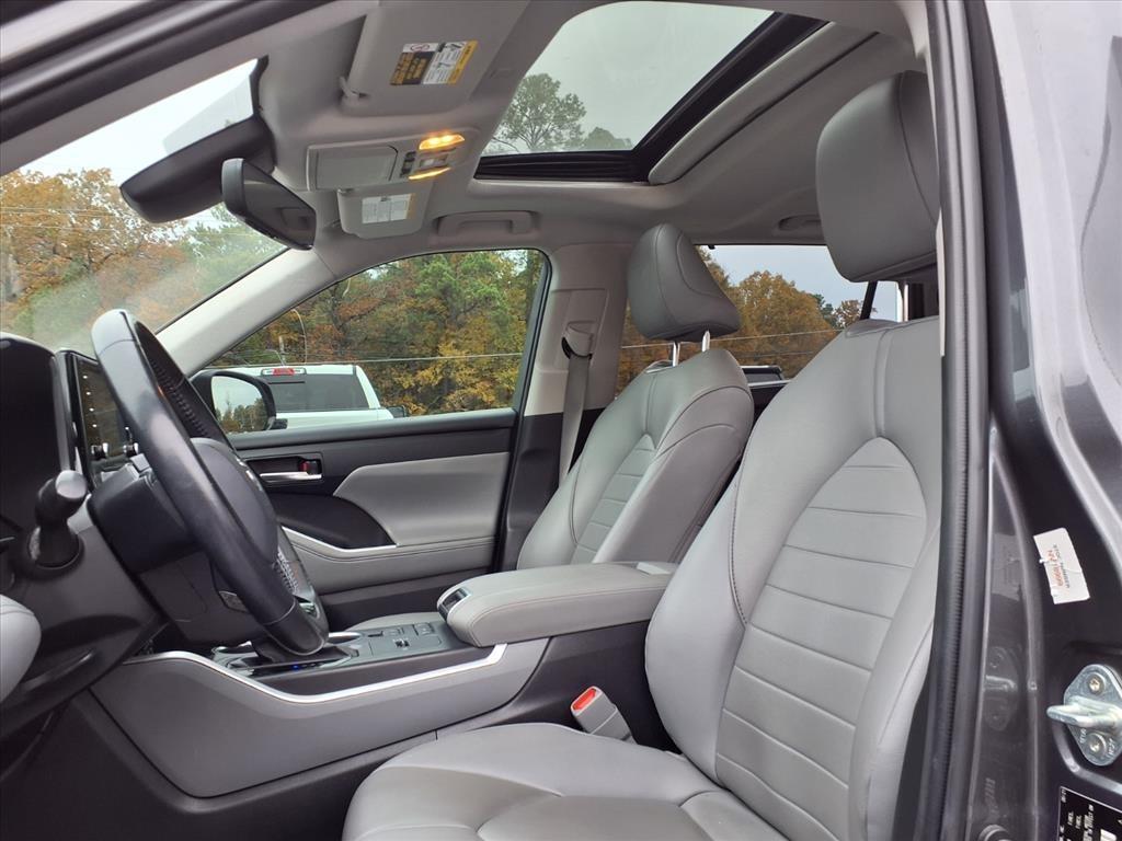 Toyota Highlander  2021