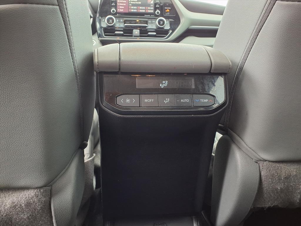 Toyota Highlander  2021