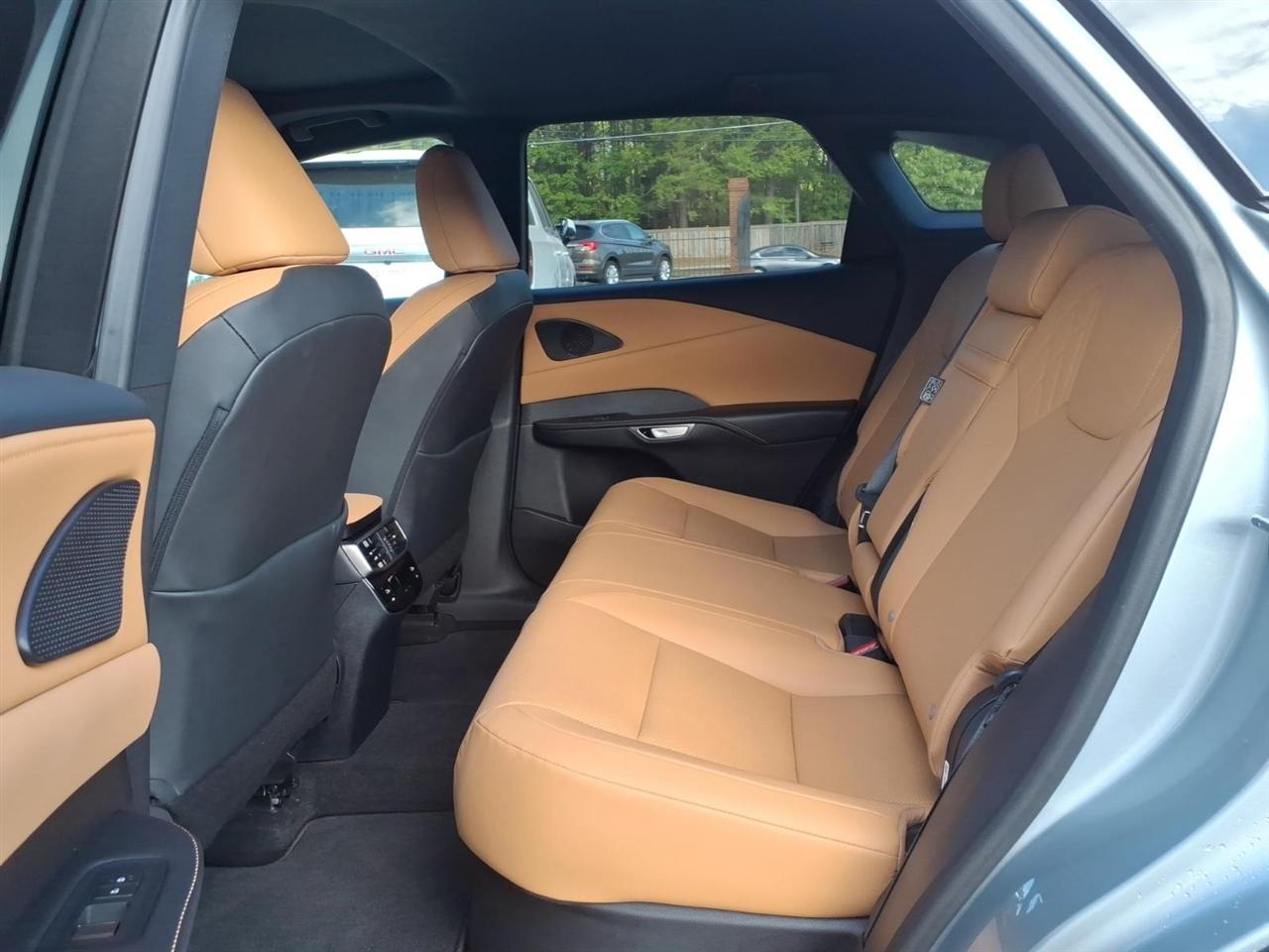 Lexus RX  2024