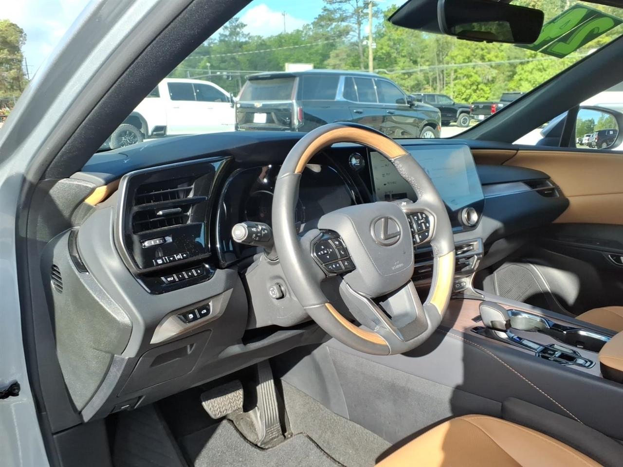 Lexus RX  2024