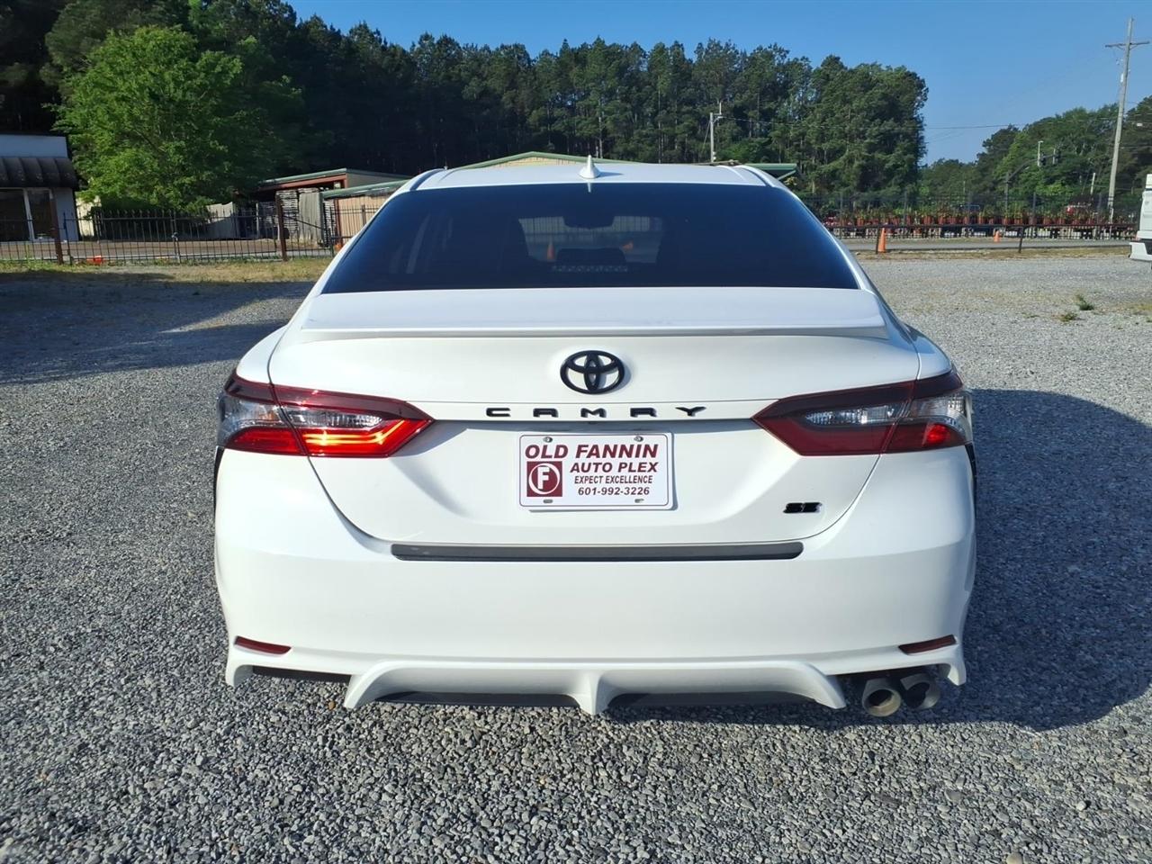 Toyota Camry  2024