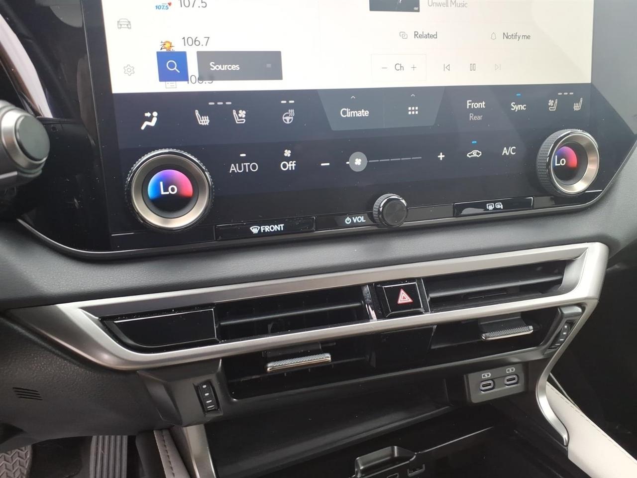 Lexus RX  2024