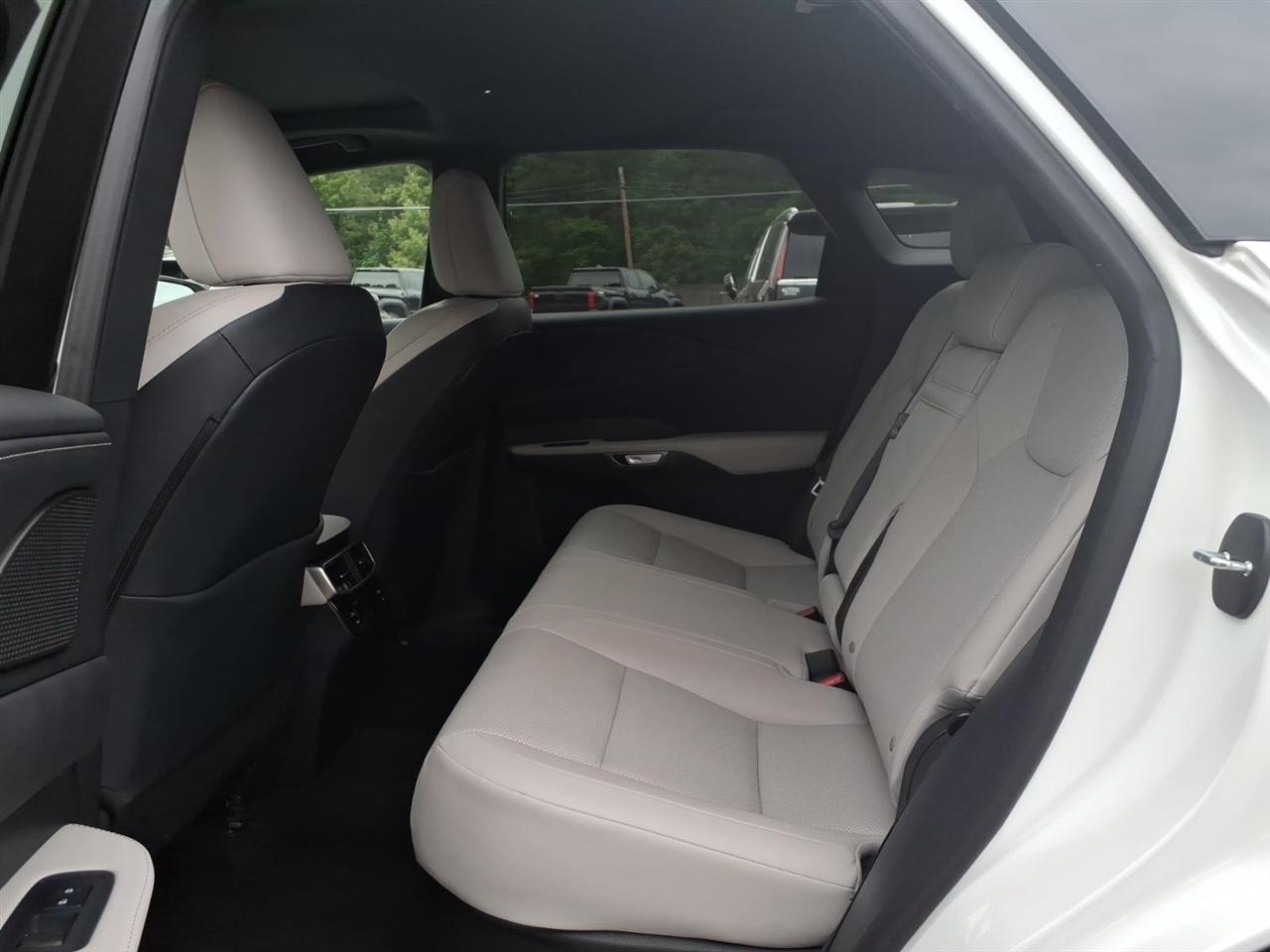 Lexus RX  2024