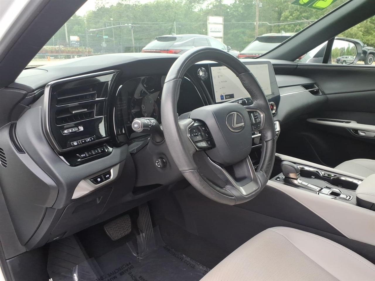Lexus RX  2024
