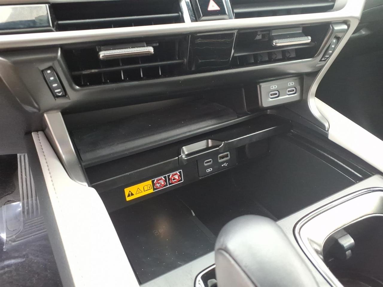 Lexus RX  2024