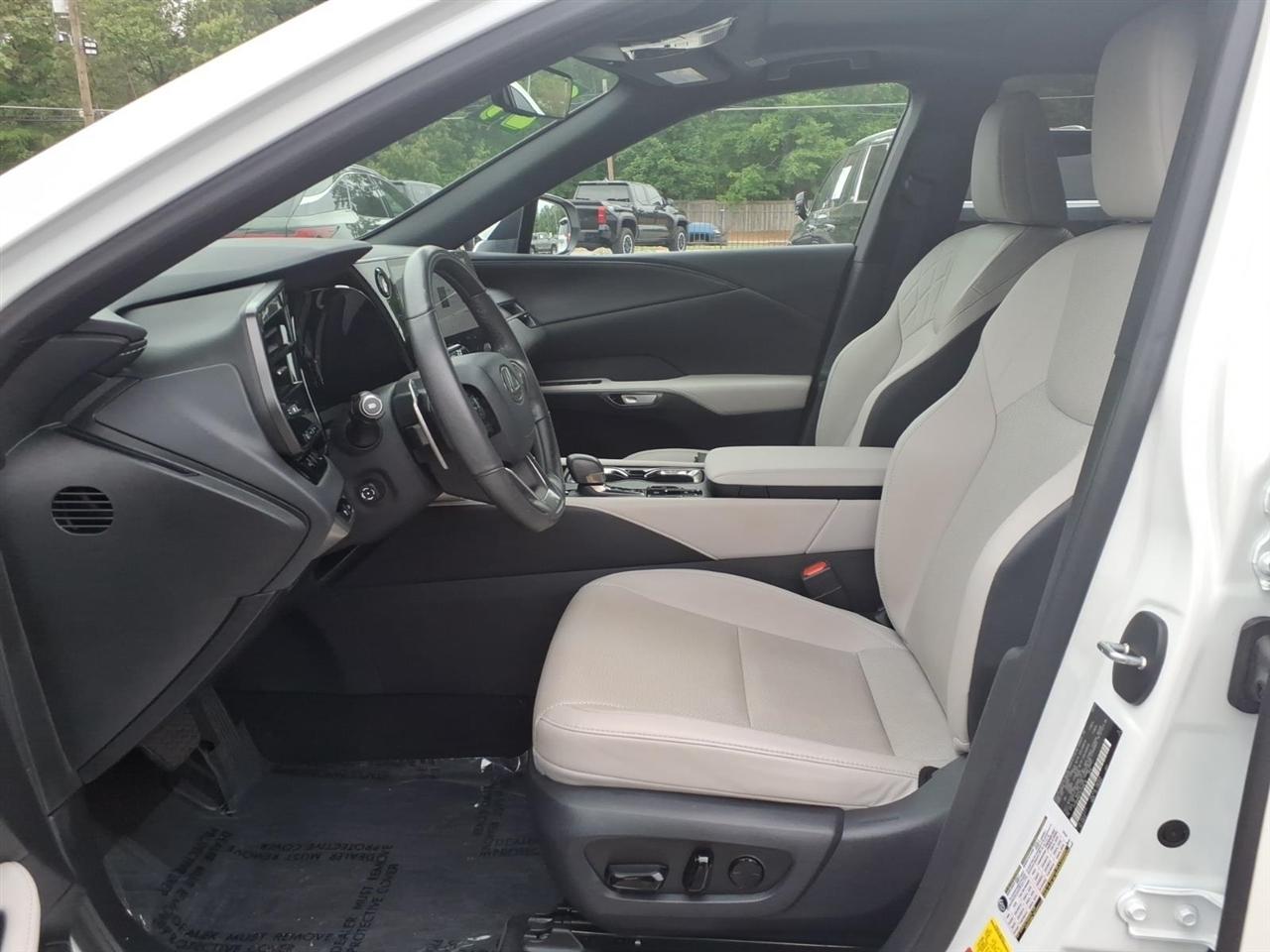 Lexus RX  2024