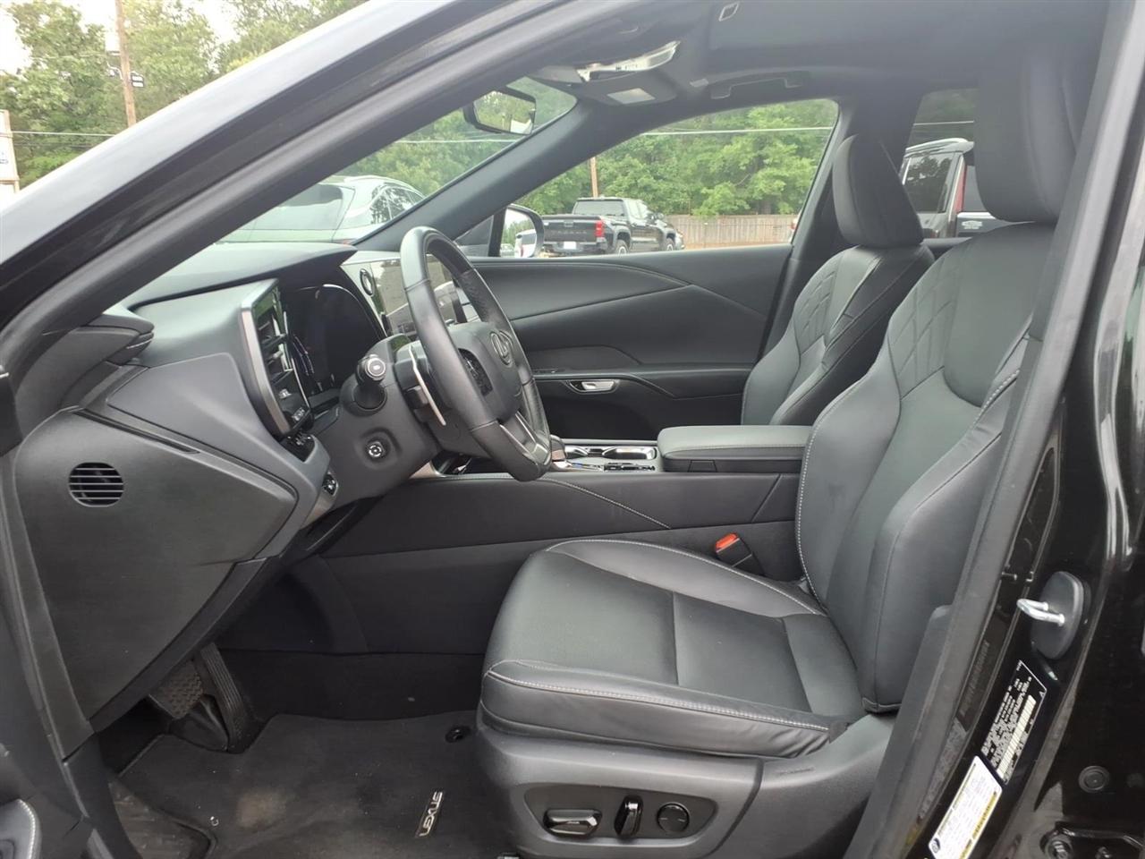 Lexus RX  2024