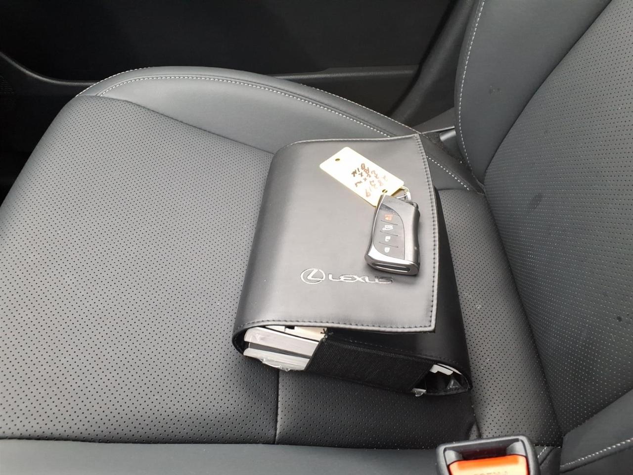 Lexus RX  2024