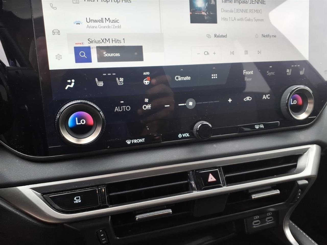 Lexus RX  2024
