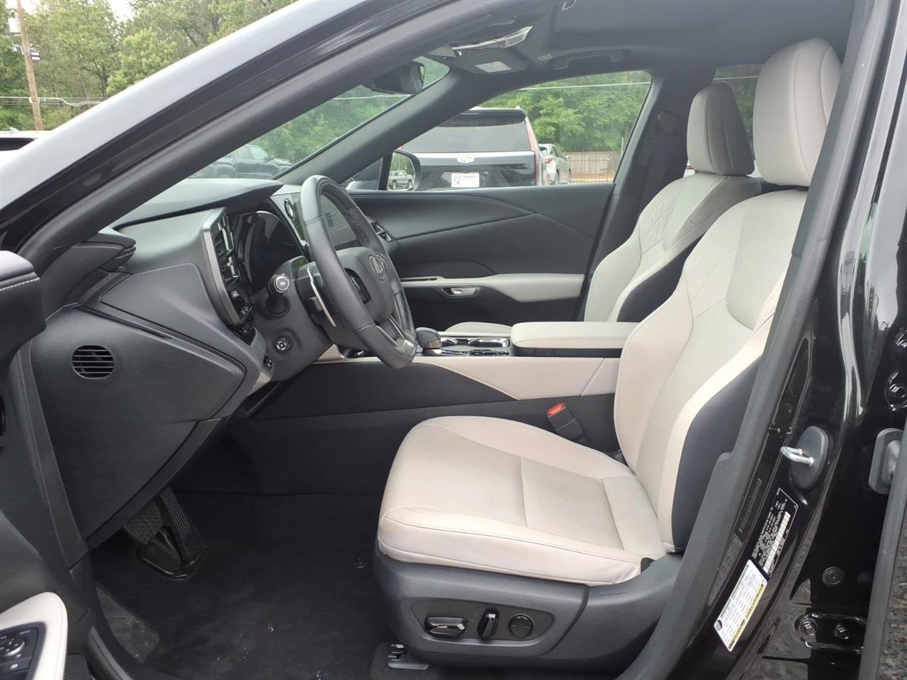 Lexus RX  2024