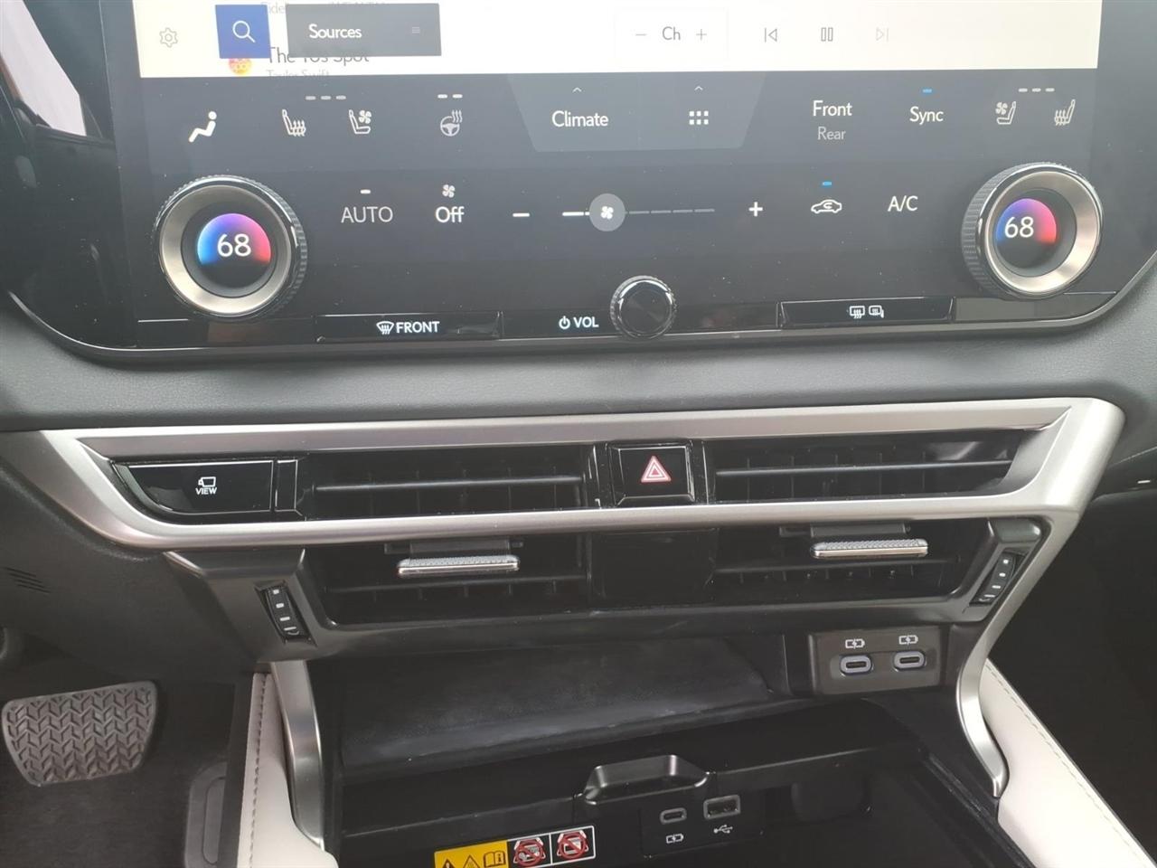 Lexus RX  2024