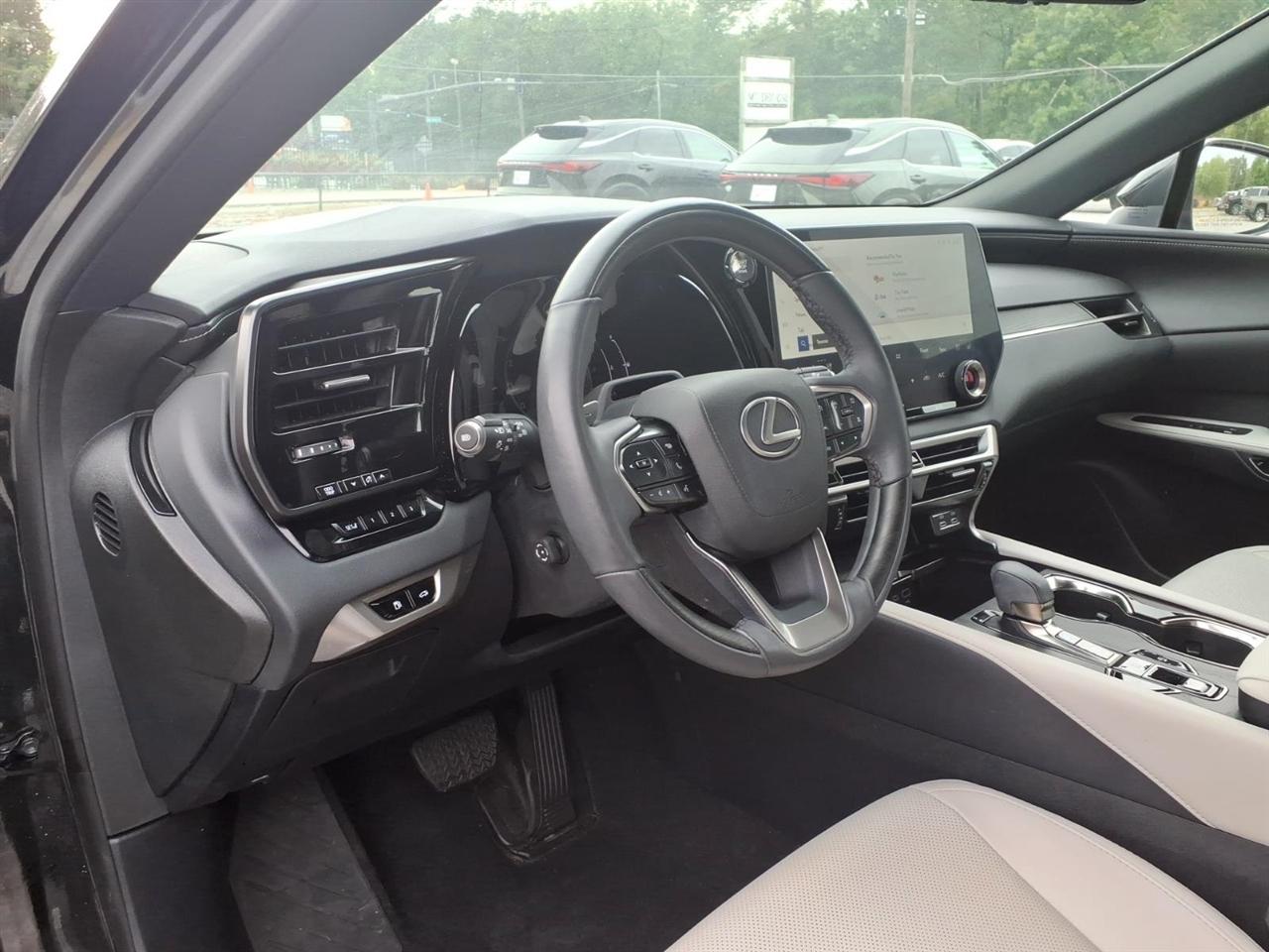 Lexus RX  2024