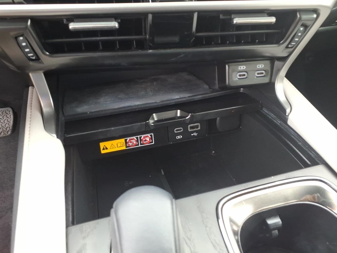 Lexus RX  2024
