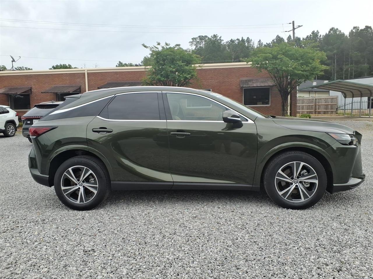 Lexus RX  2025
