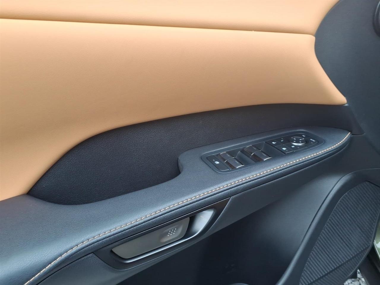 Lexus RX  2025