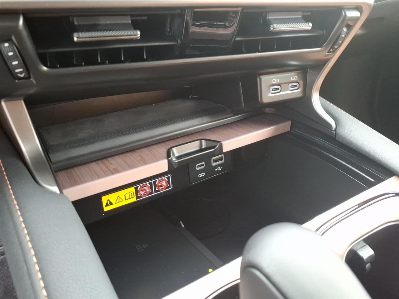 Lexus RX  2025