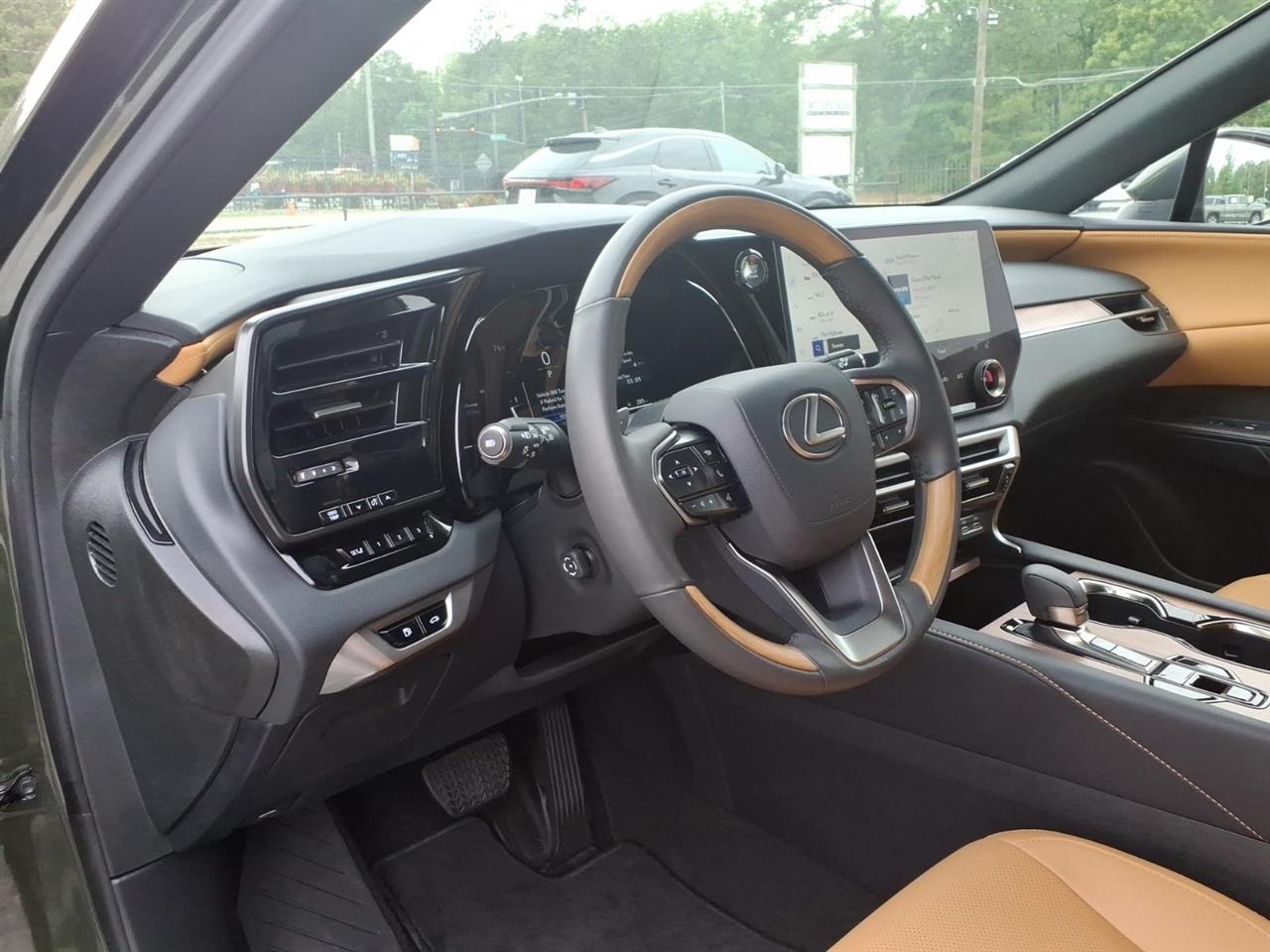 Lexus RX  2025