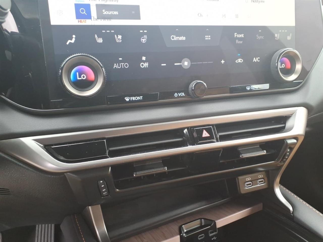 Lexus RX  2025
