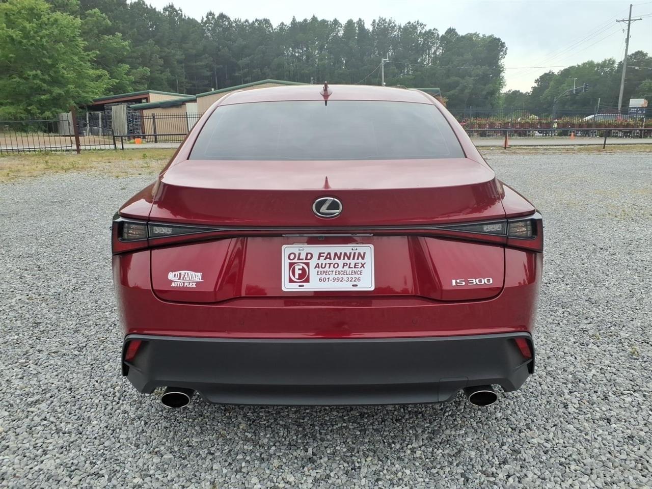 Lexus IS  2023