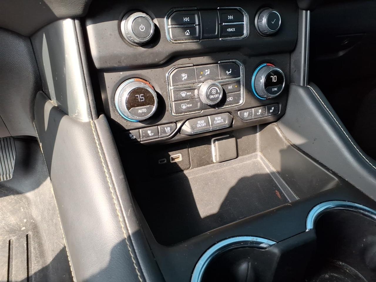 Chevrolet Suburban  2022