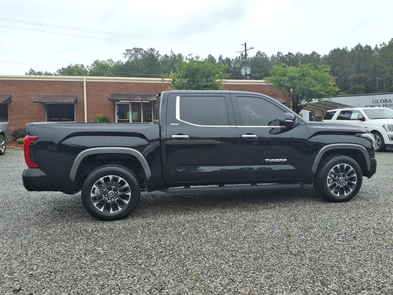 Toyota Tundra  2022