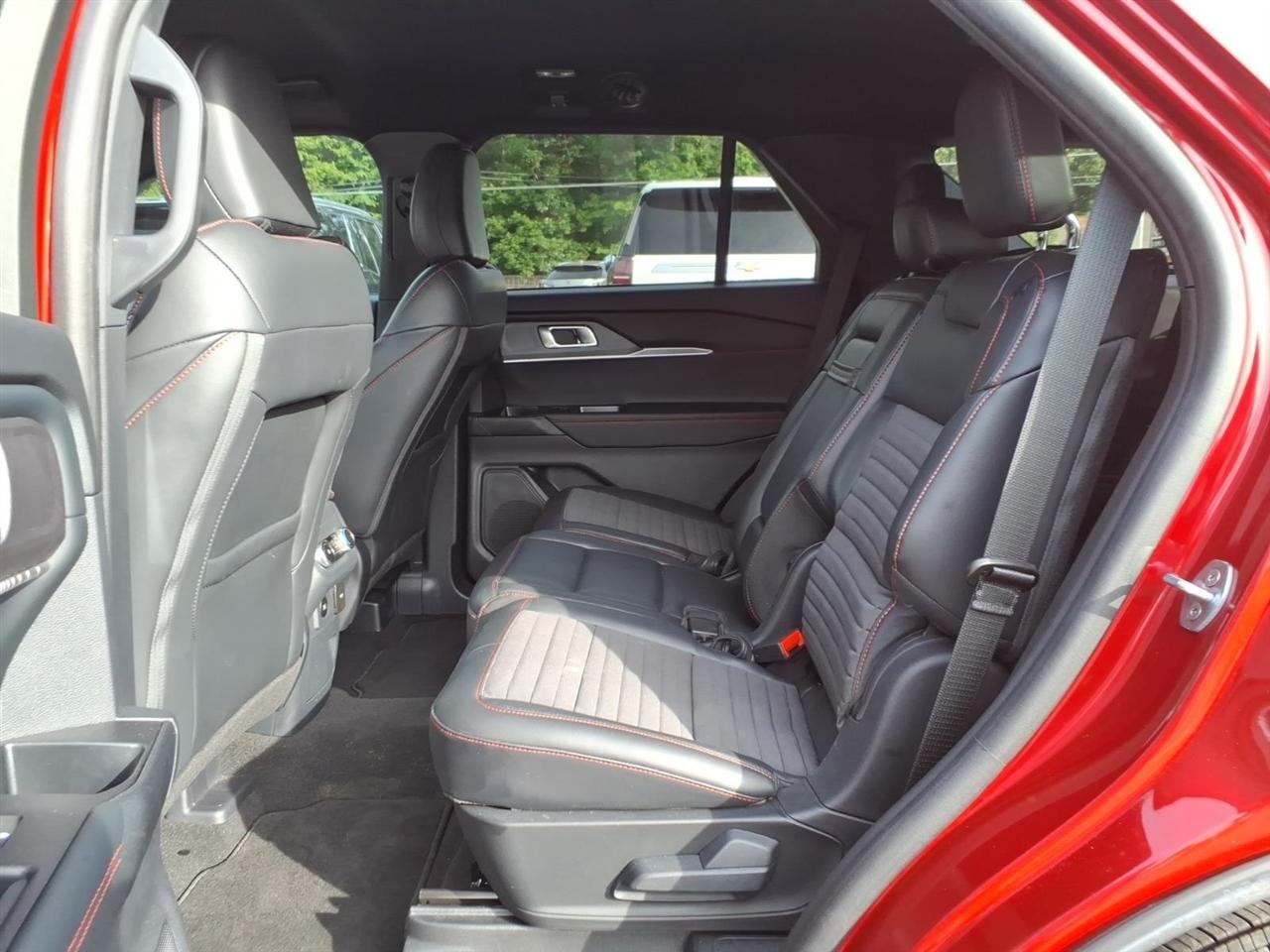 Ford Explorer  2025