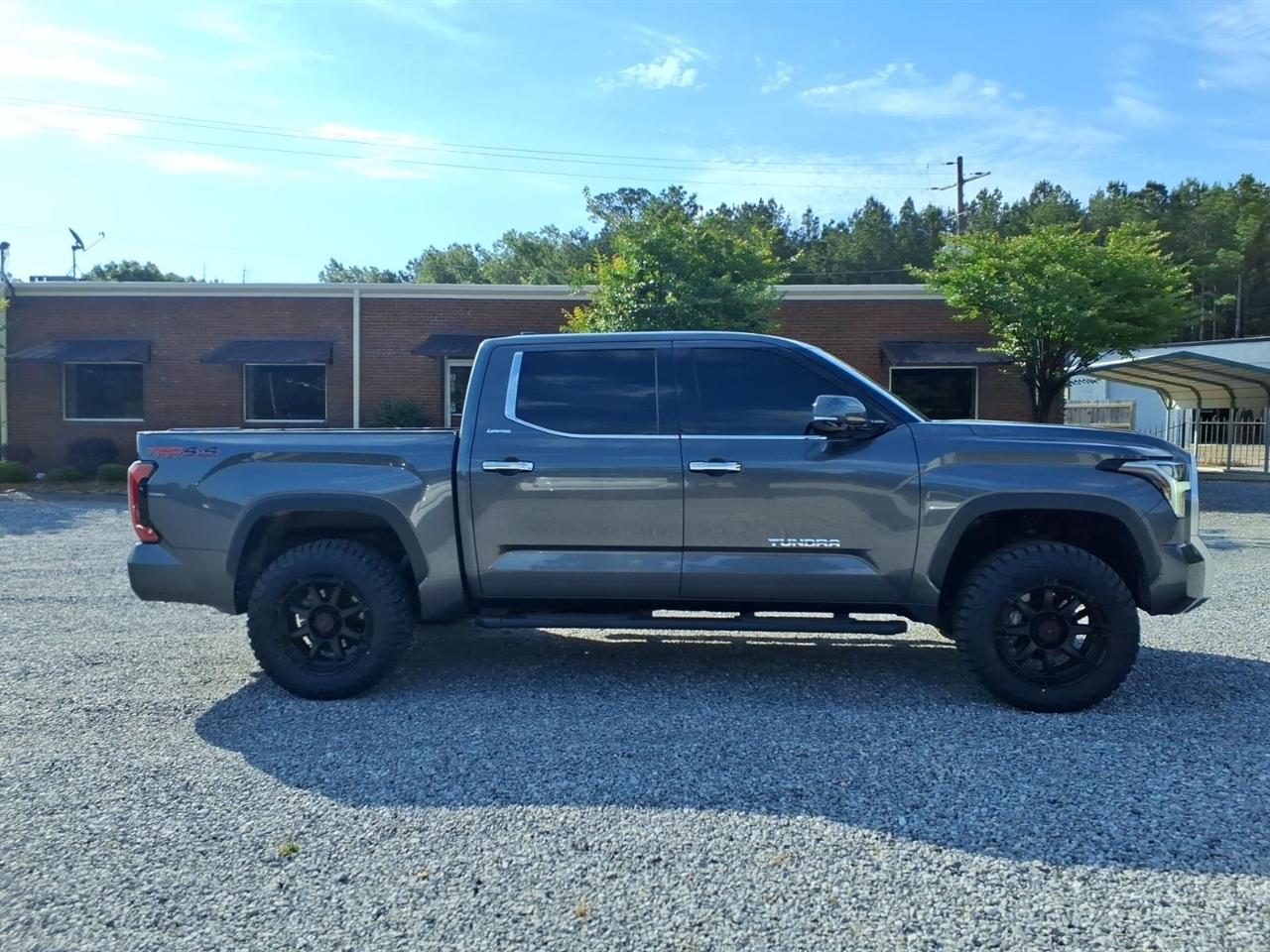 Toyota Tundra  2023