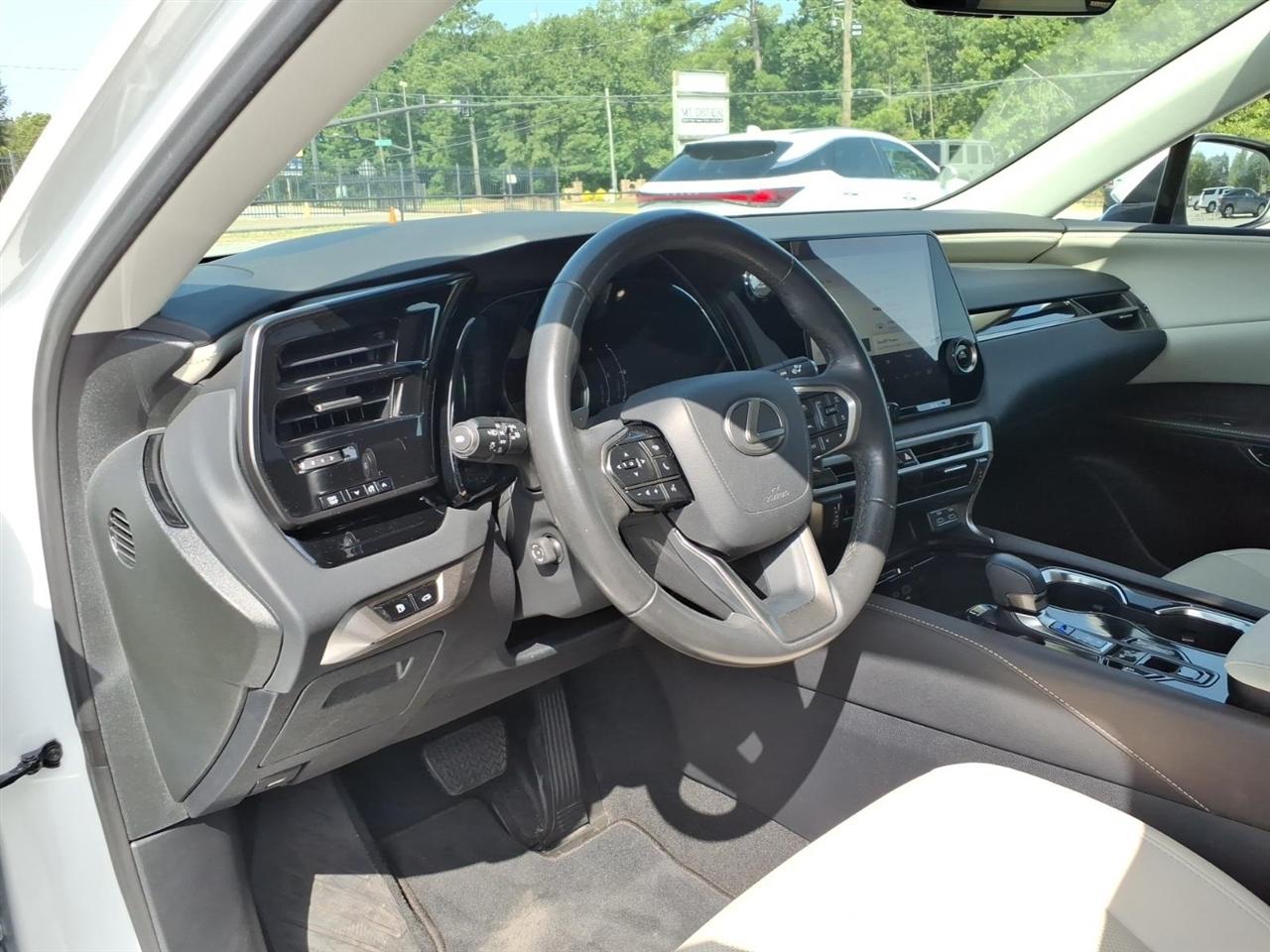 Lexus RX  2024