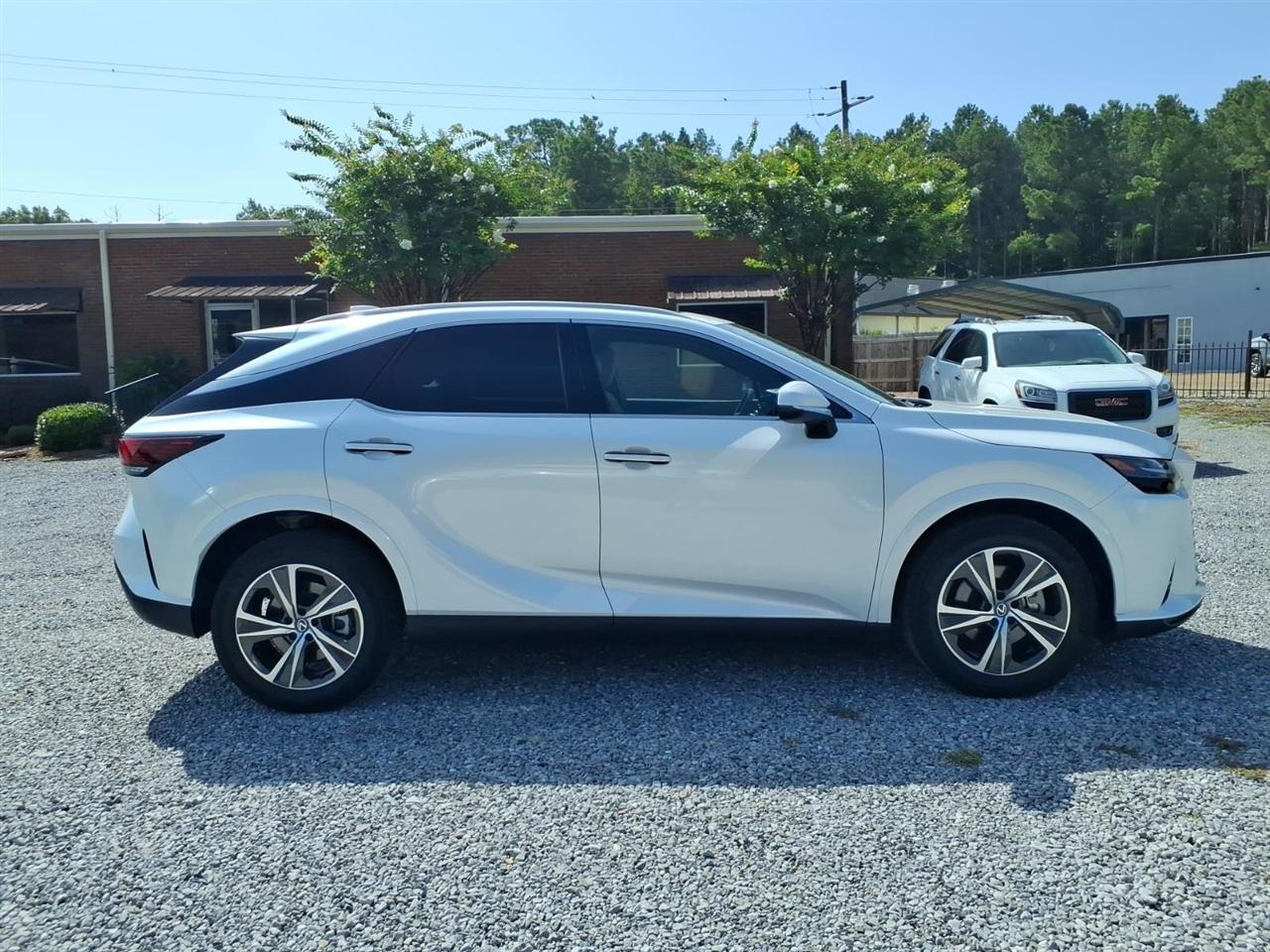 Lexus RX  2024