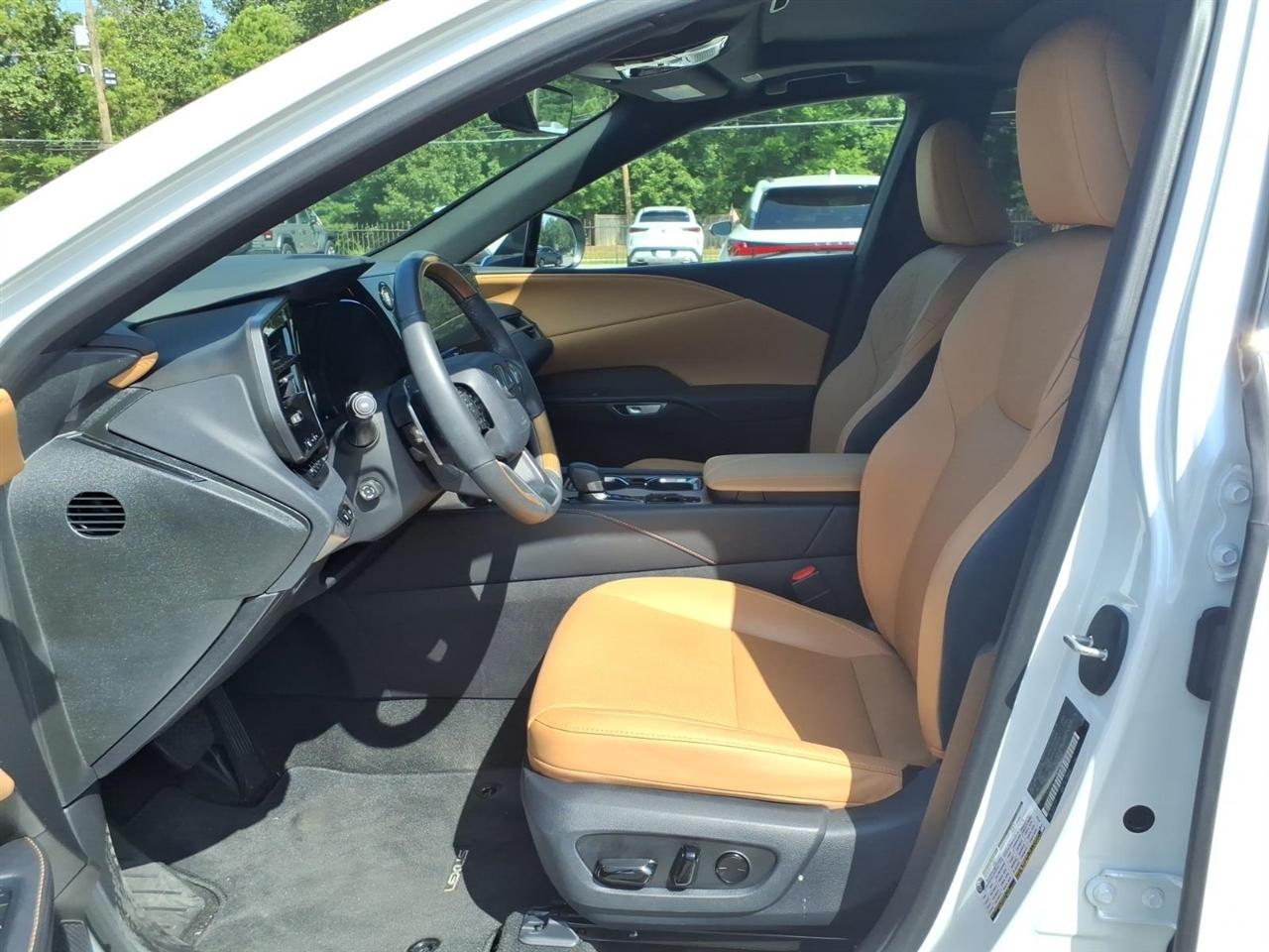 Lexus RX  2024