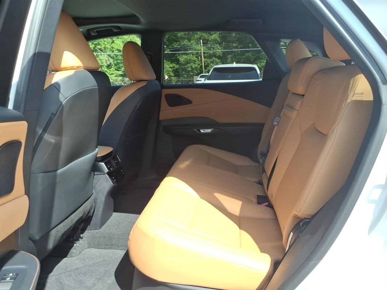 Lexus RX  2024