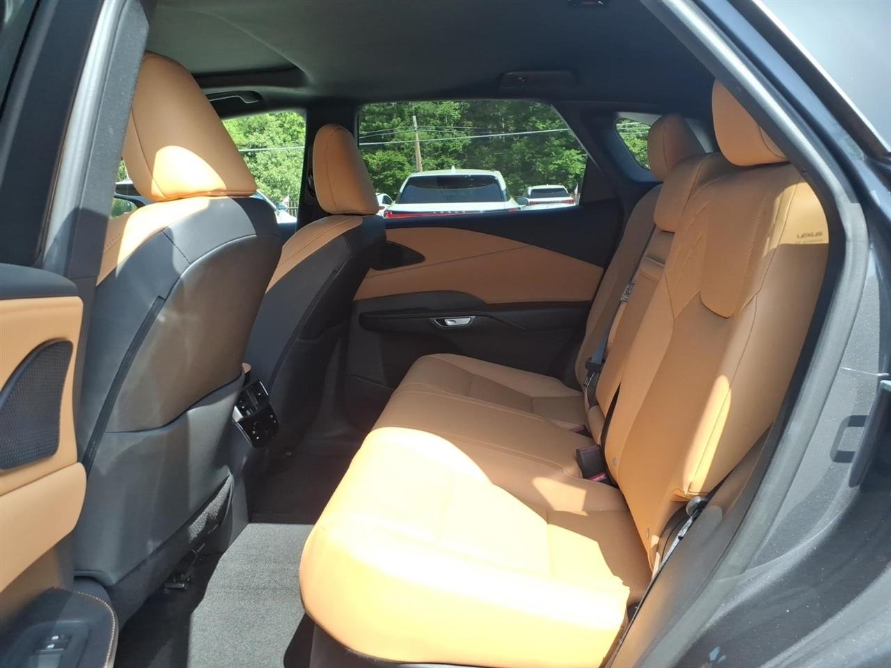 Lexus RX  2024