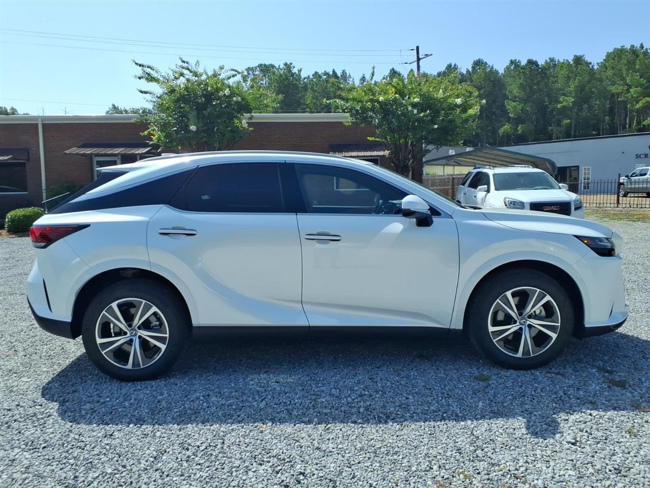 Lexus RX  2025
