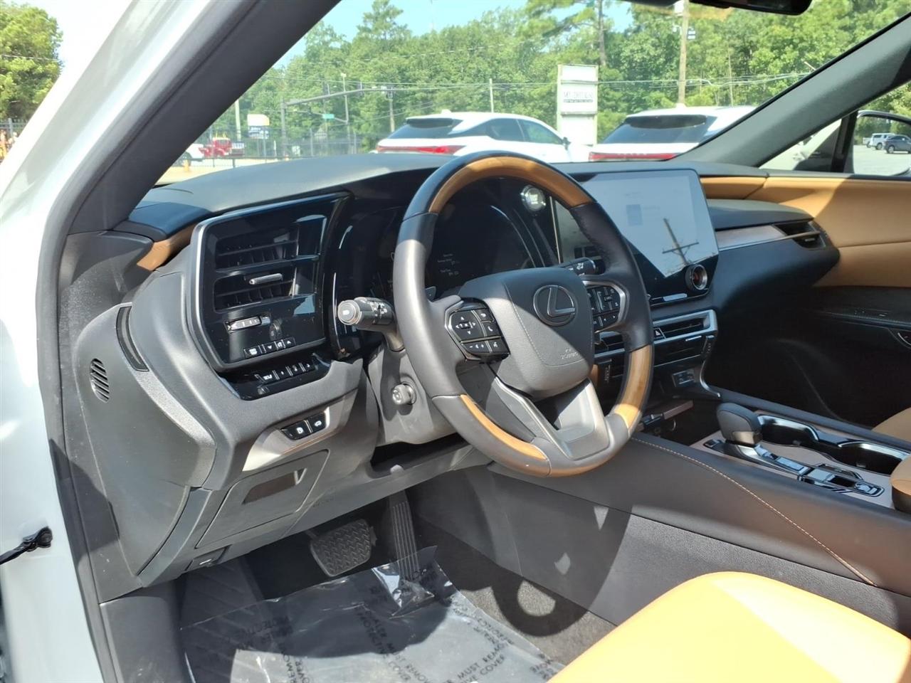 Lexus RX  2025