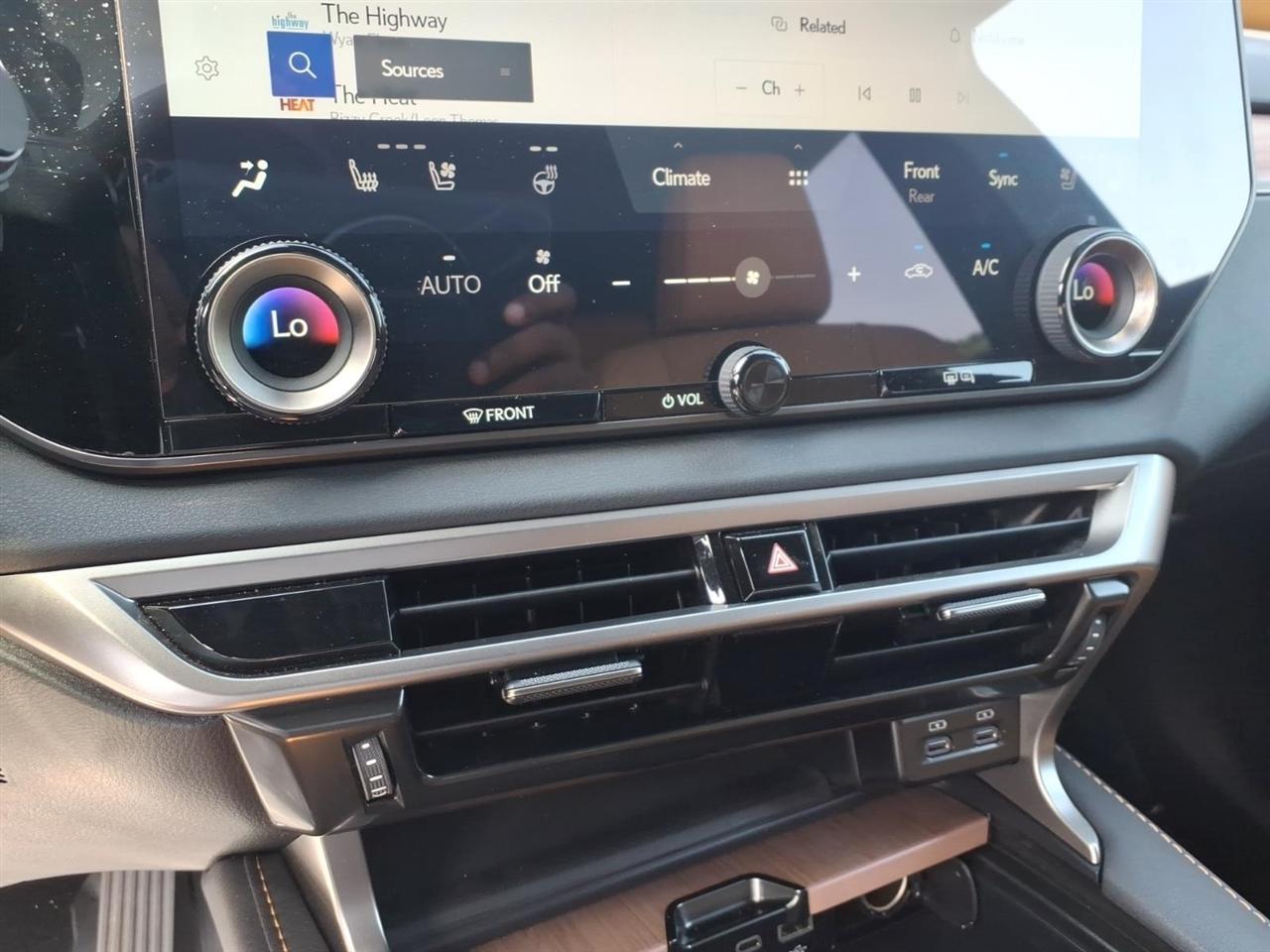 Lexus RX  2025