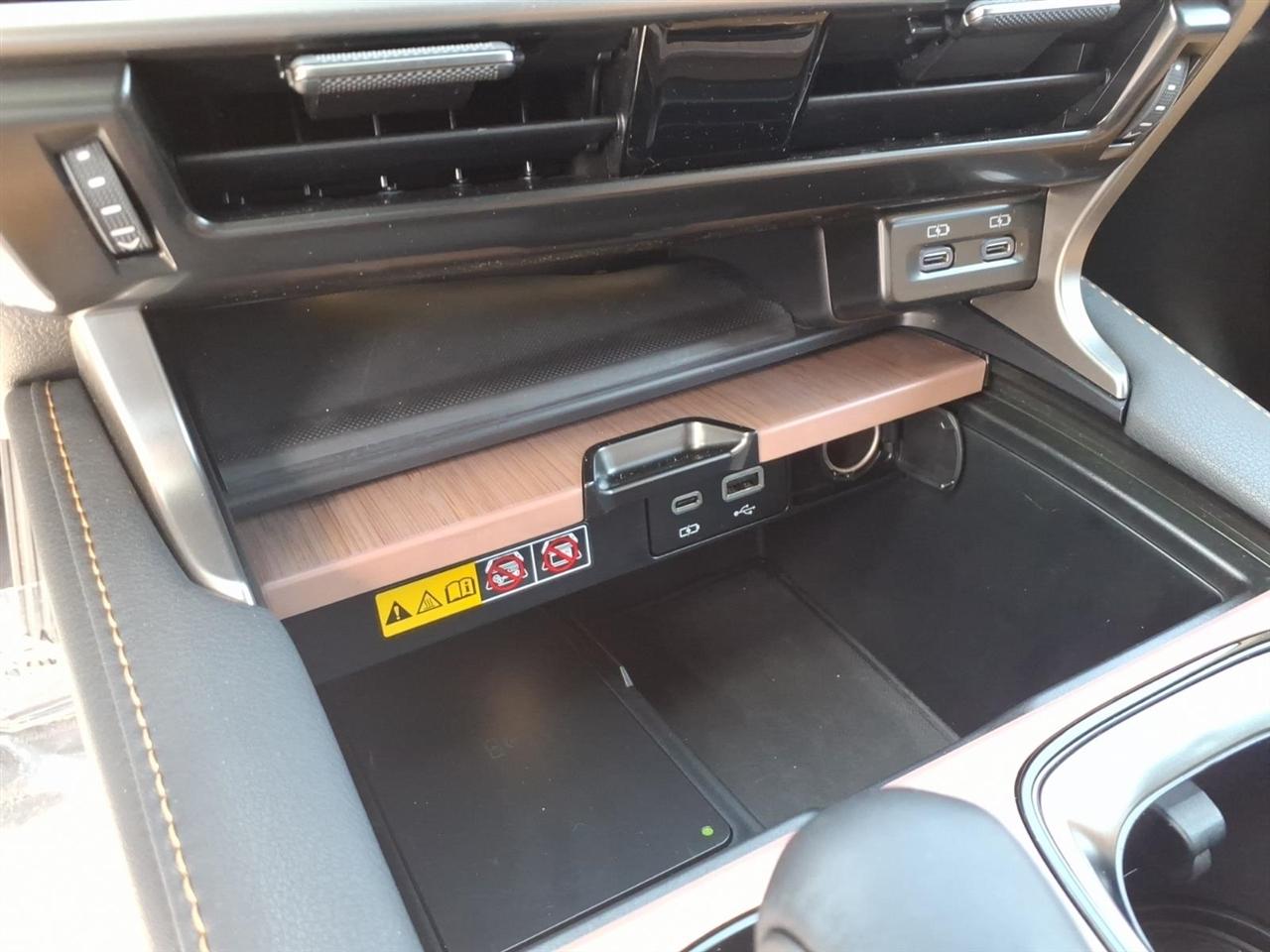 Lexus RX  2025