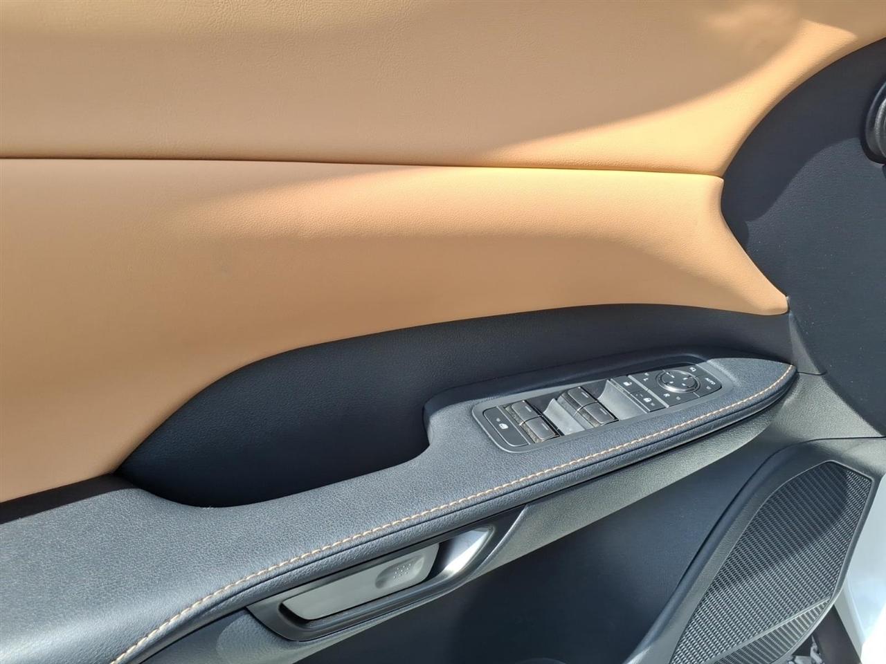 Lexus RX  2025