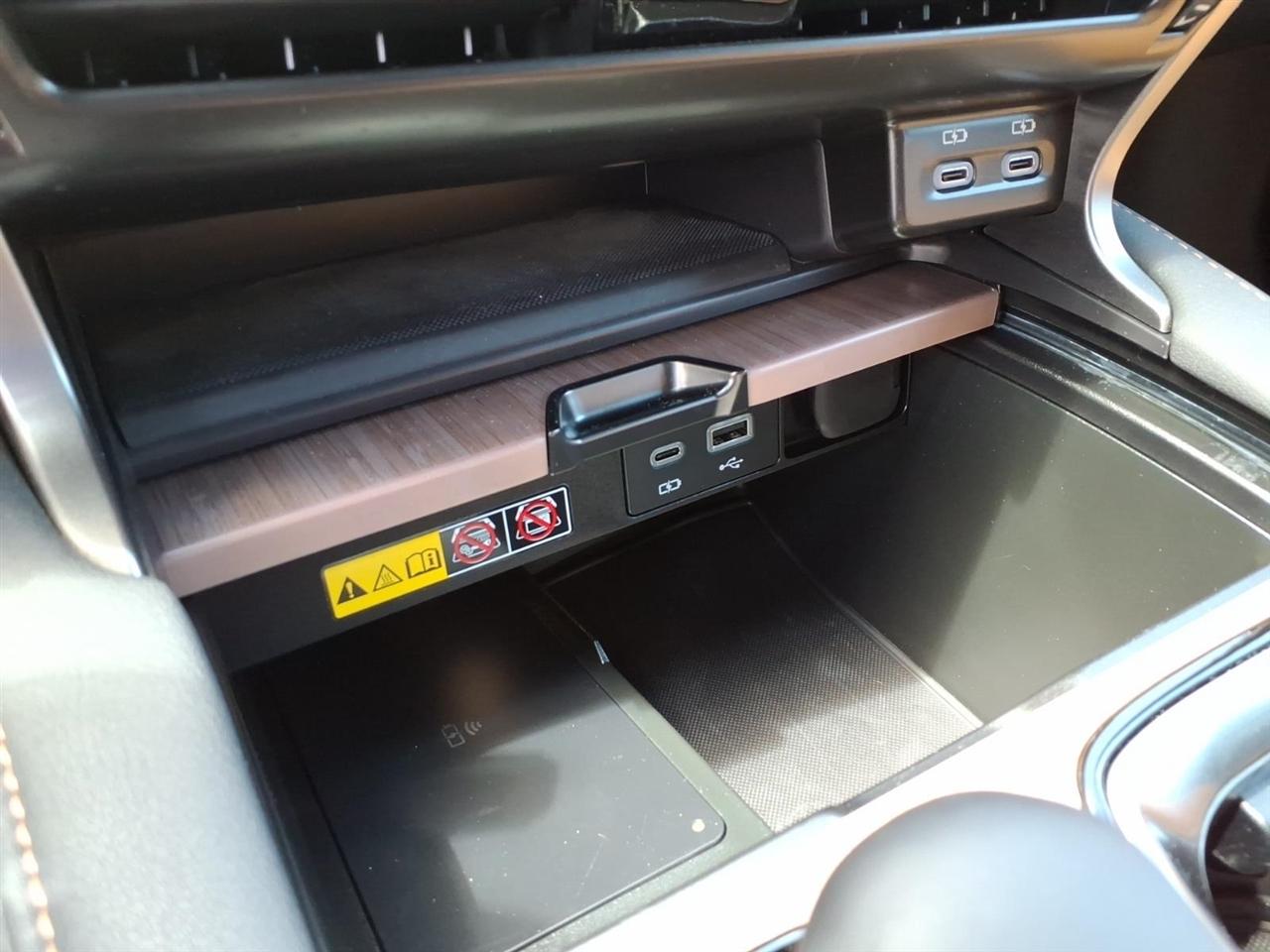 Lexus RX  2025