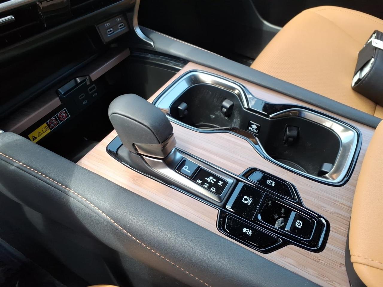 Lexus RX  2025