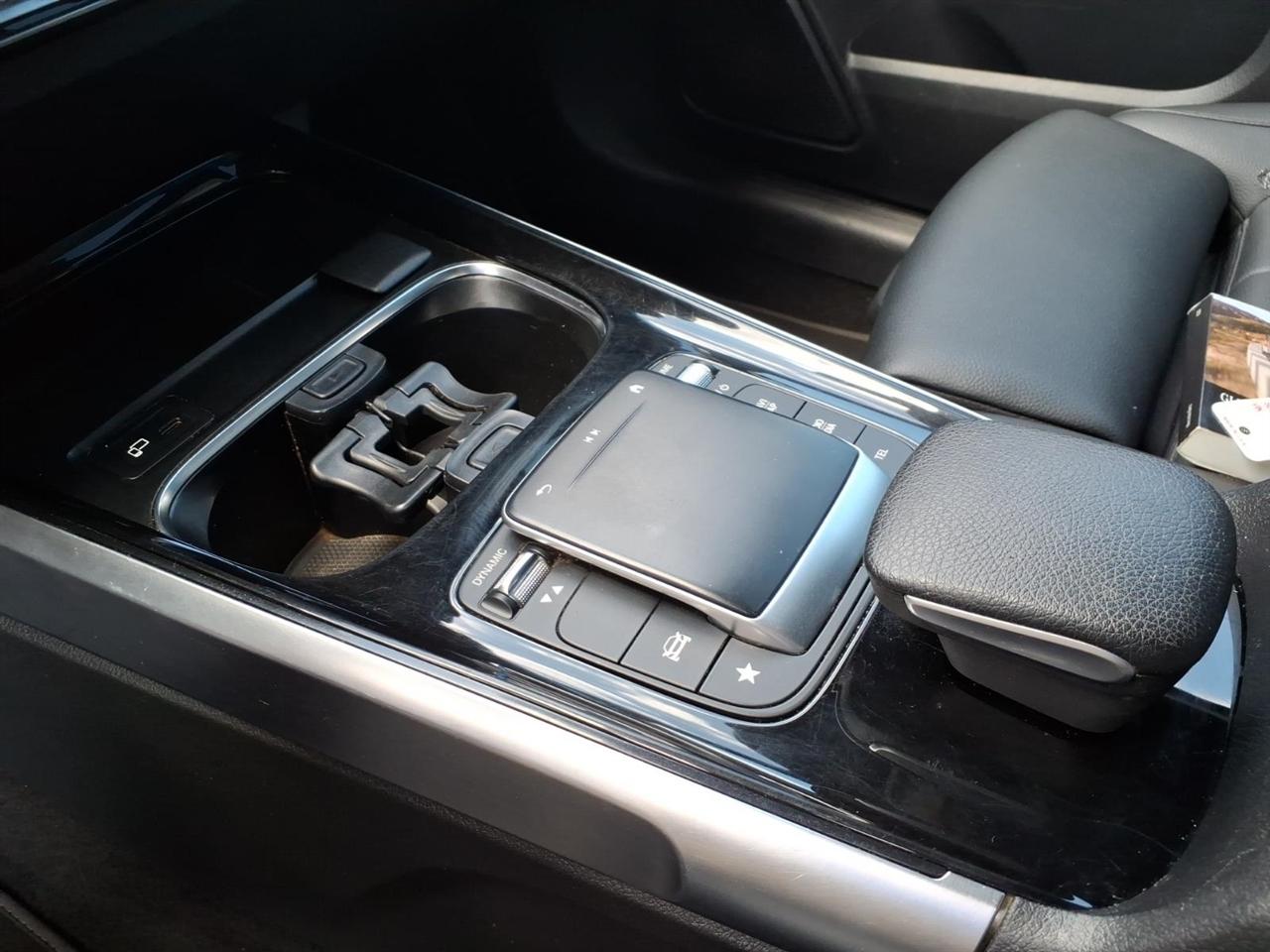 Mercedes-Benz GLB-Class  2023