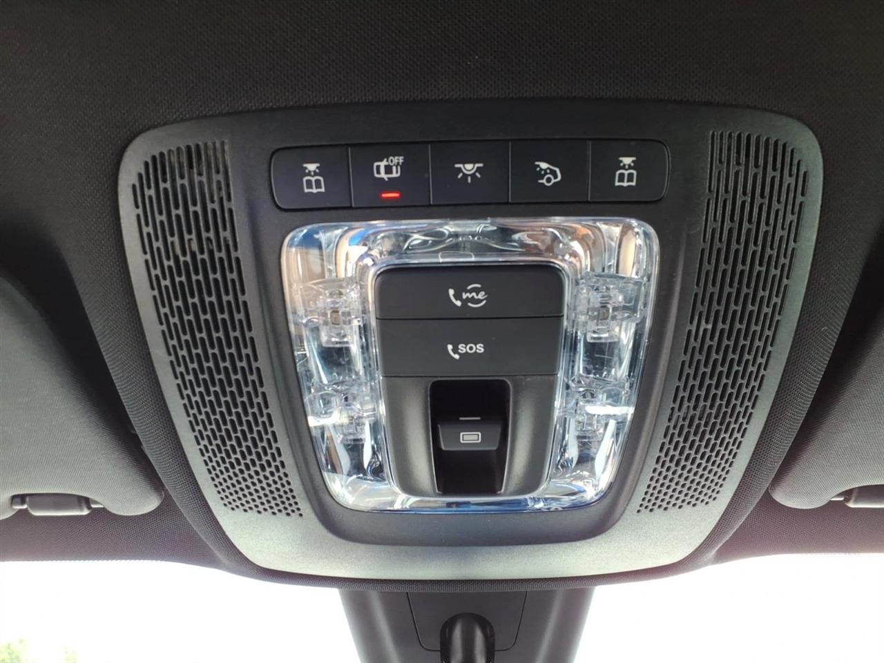 Mercedes-Benz GLB-Class  2023