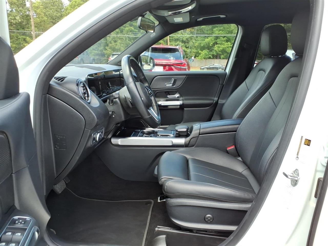 Mercedes-Benz GLB-Class  2023