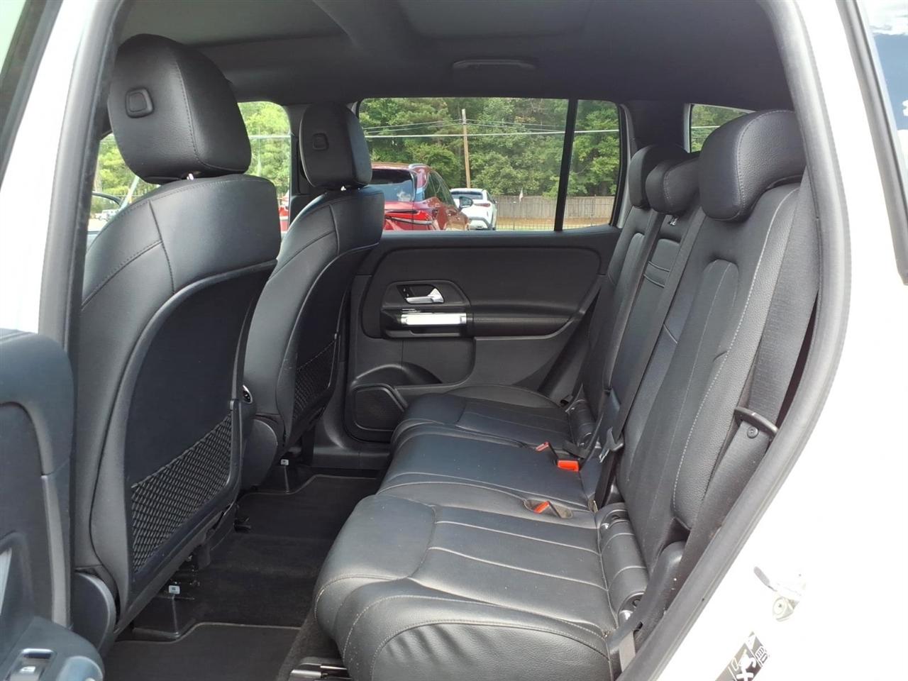 Mercedes-Benz GLB-Class  2023