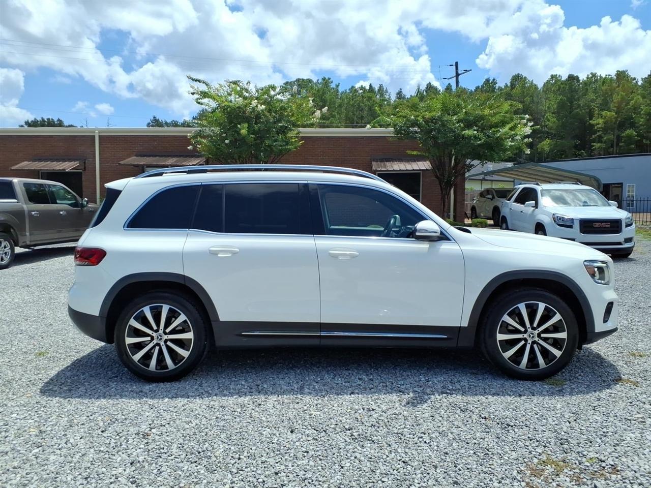 Mercedes-Benz GLB-Class  2023