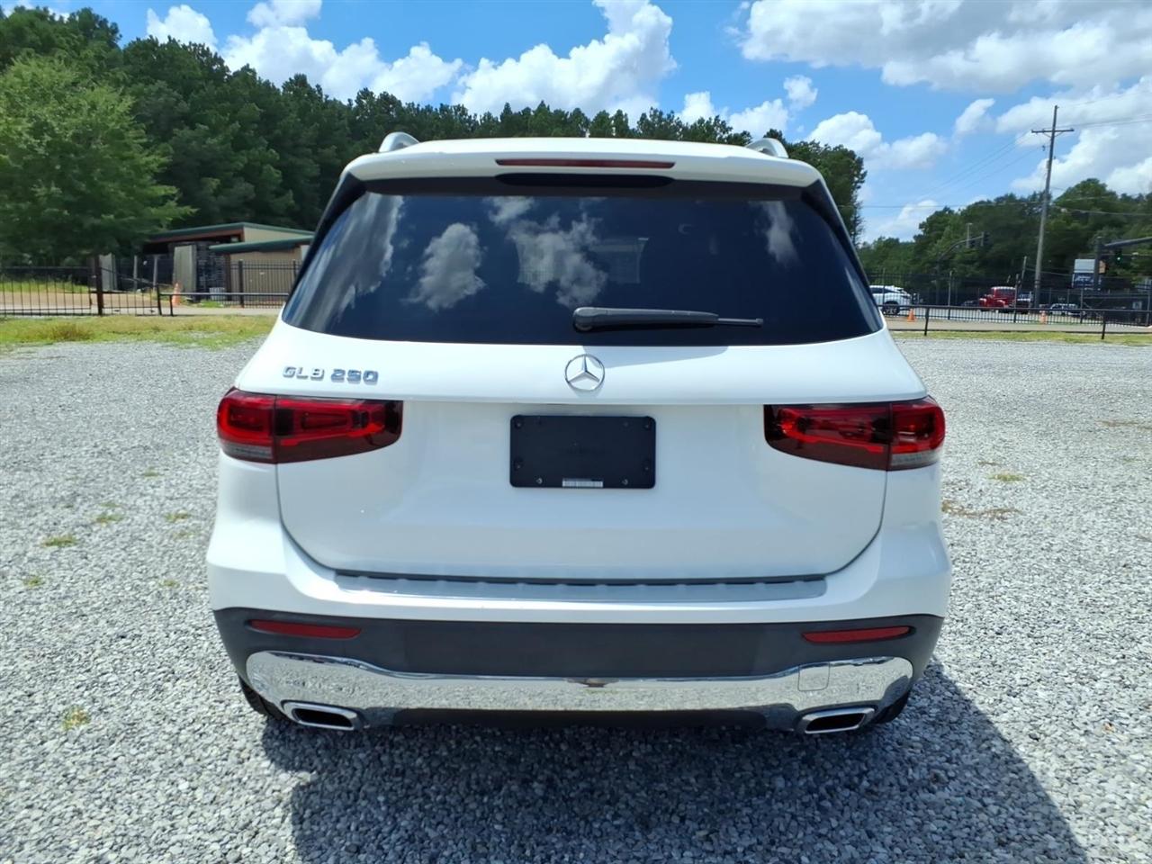 Mercedes-Benz GLB-Class  2023