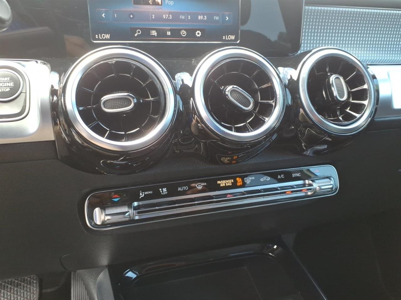 Mercedes-Benz GLB-Class  2023