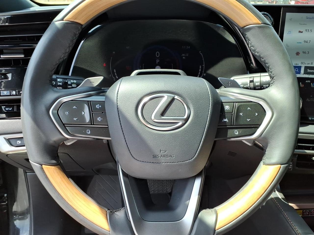 Lexus RX  2024