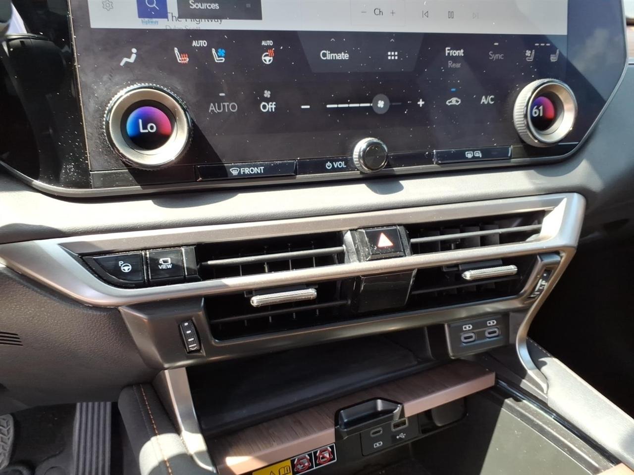 Lexus RX  2024