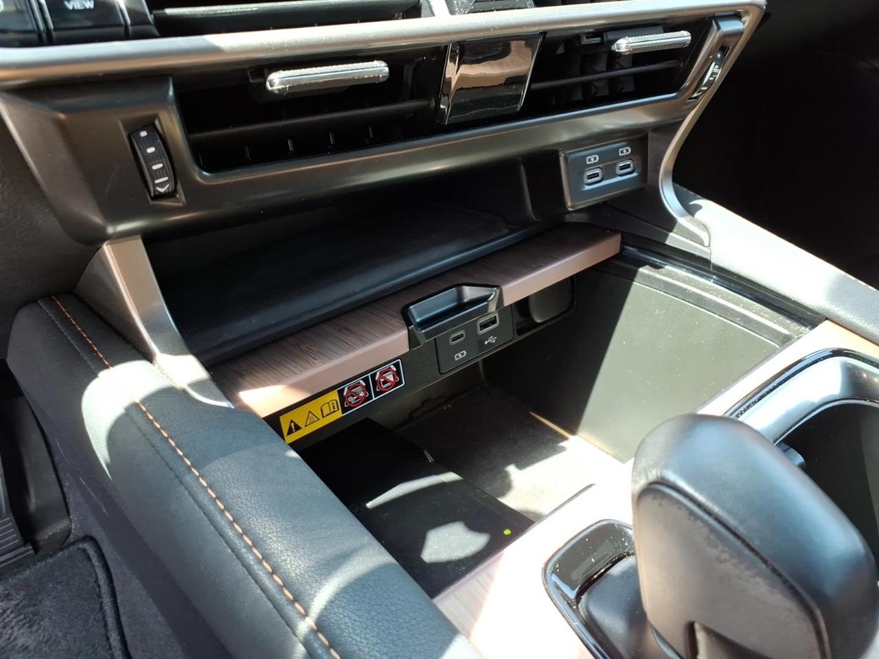 Lexus RX  2024